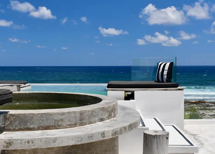 Beachfront Kiin Villa *